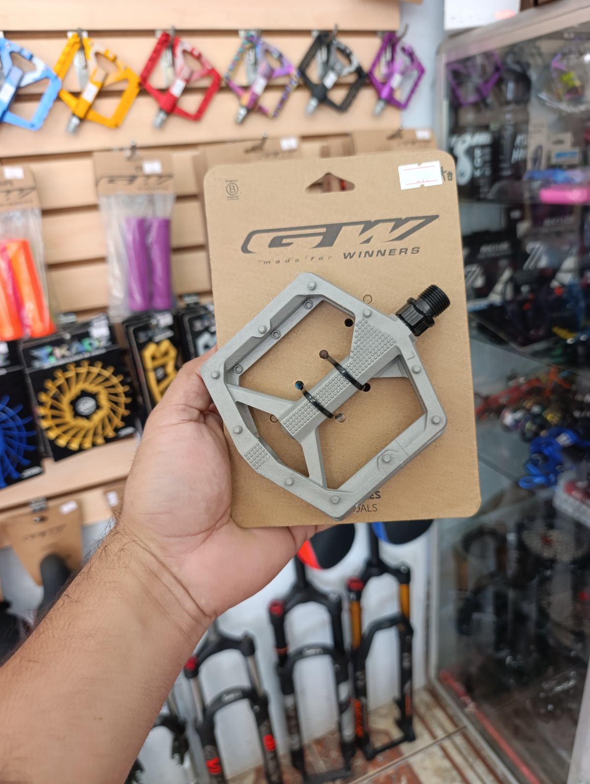 PEDALES MTB PLASTICOS GW COLORES