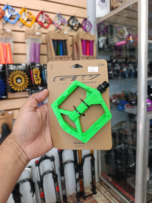PEDALES MTB PLASTICOS GW COLORES