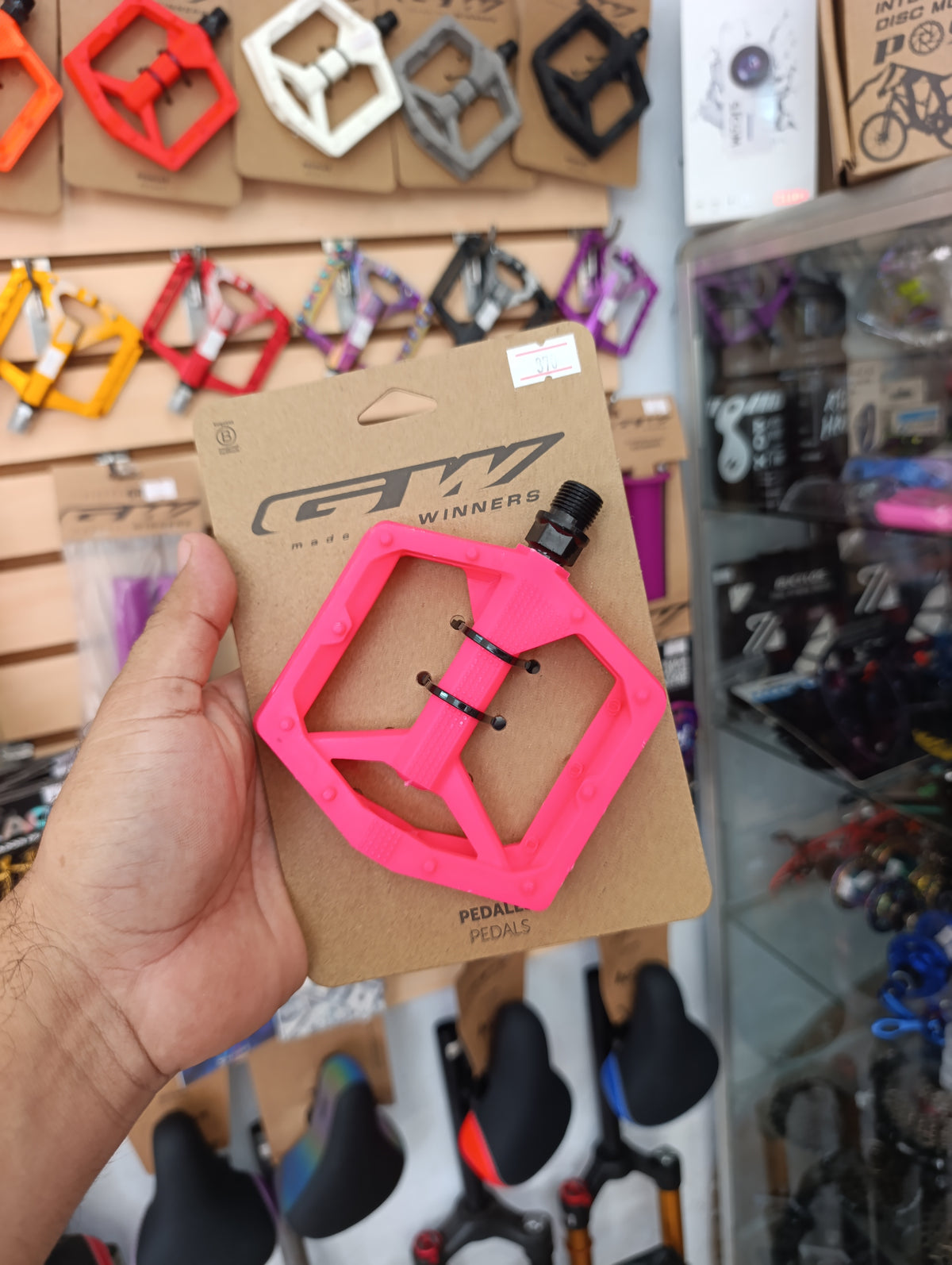 PEDALES MTB PLASTICOS GW COLORES