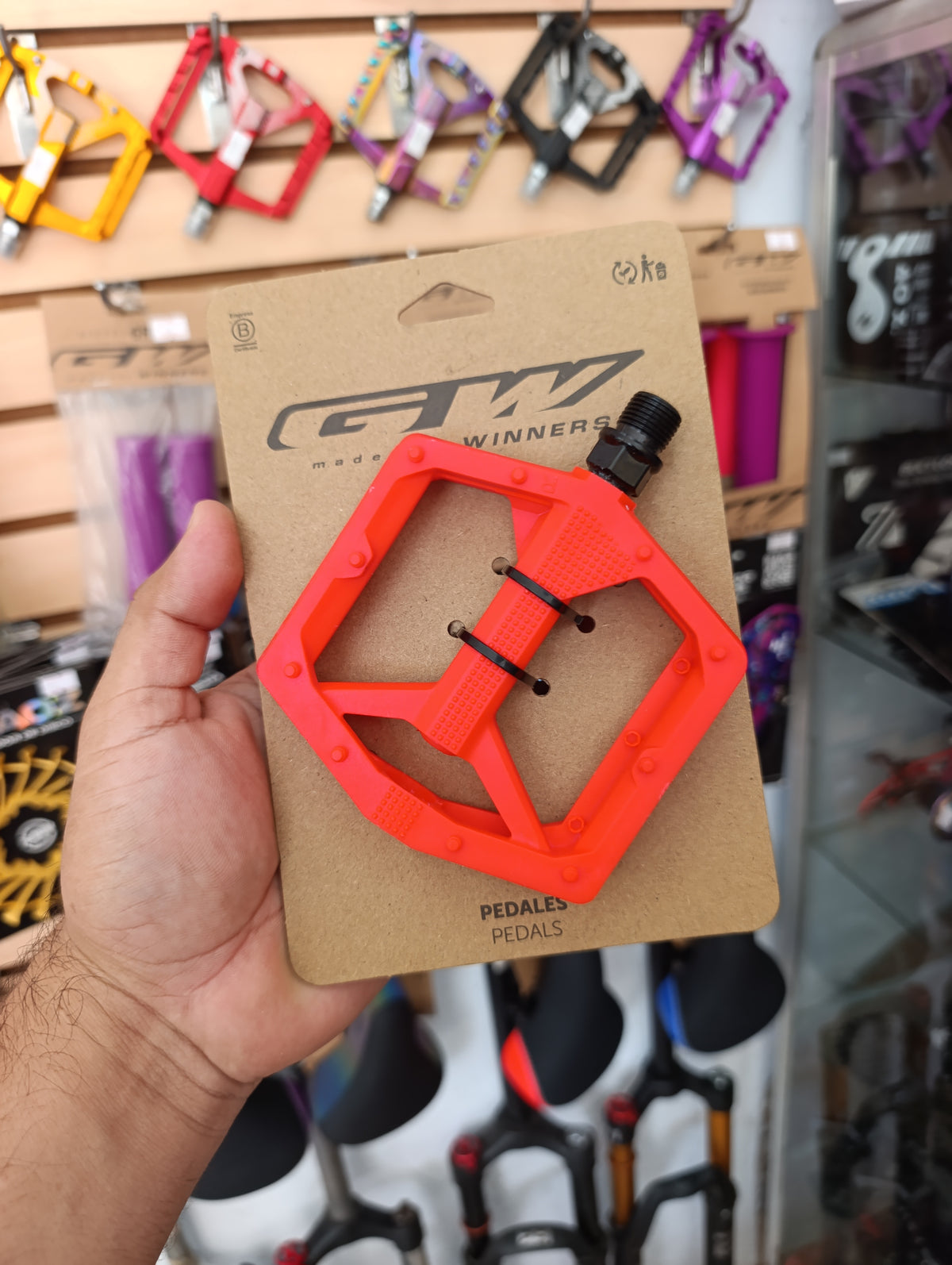 PEDALES MTB PLASTICOS GW COLORES